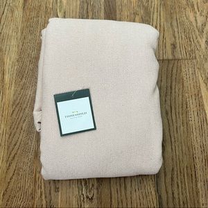 Threshold Linen Aruba Blackout Curtain Peach Eggshell 84”x50”